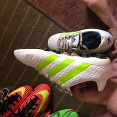 Football Shoe
Size UK  
Condition 10/10
Wattsapp 03133275794