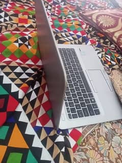 I want to sell laptop 0