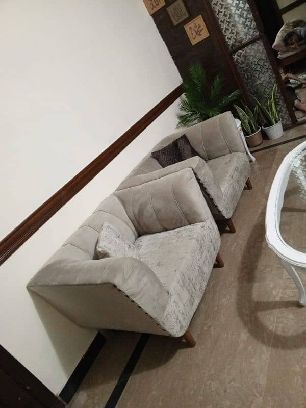 new condition sofa 3 month used only what's app 03485379020 2