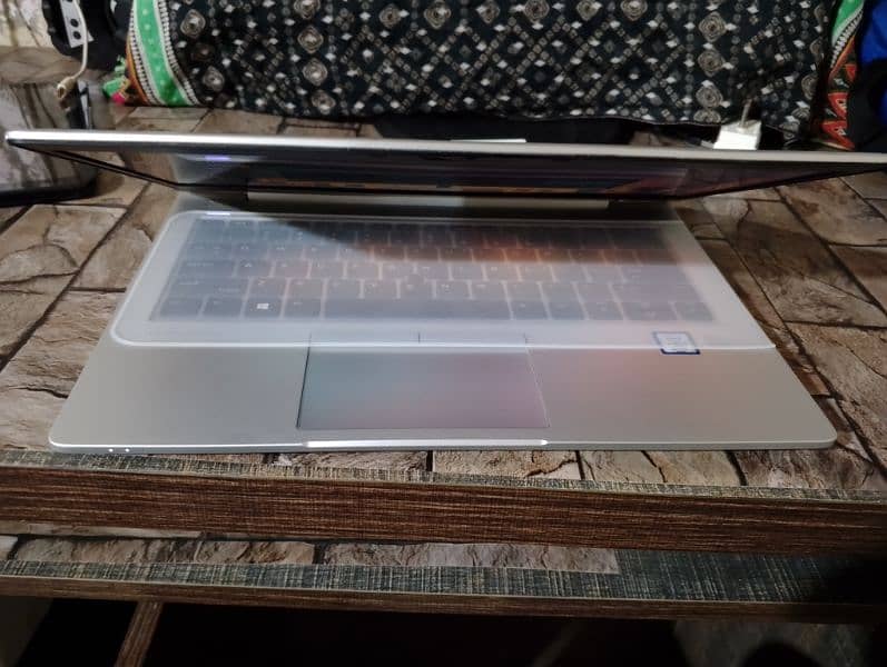 HP Elite Book i5 8Gen Scratchless Condition. 16