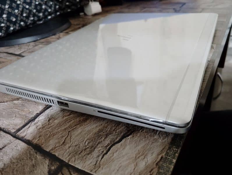 HP Elite Book i5 8Gen Scratchless Condition. 19