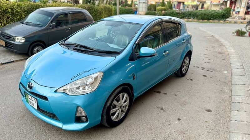 Toyota Aqua 2012 Hybrid  Original condition Home use car 1