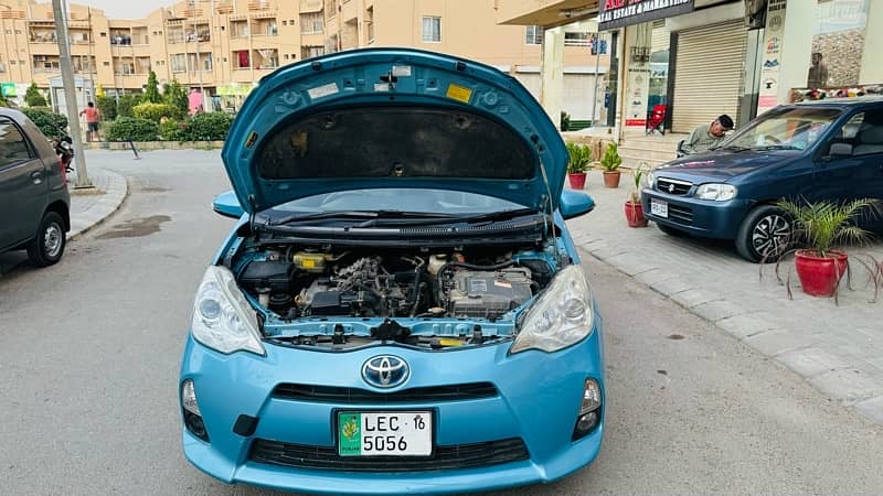 Toyota Aqua 2012 Hybrid  Original condition Home use car 14