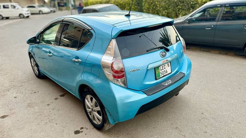 Toyota Aqua 2012 Hybrid  Original condition Home use car 16