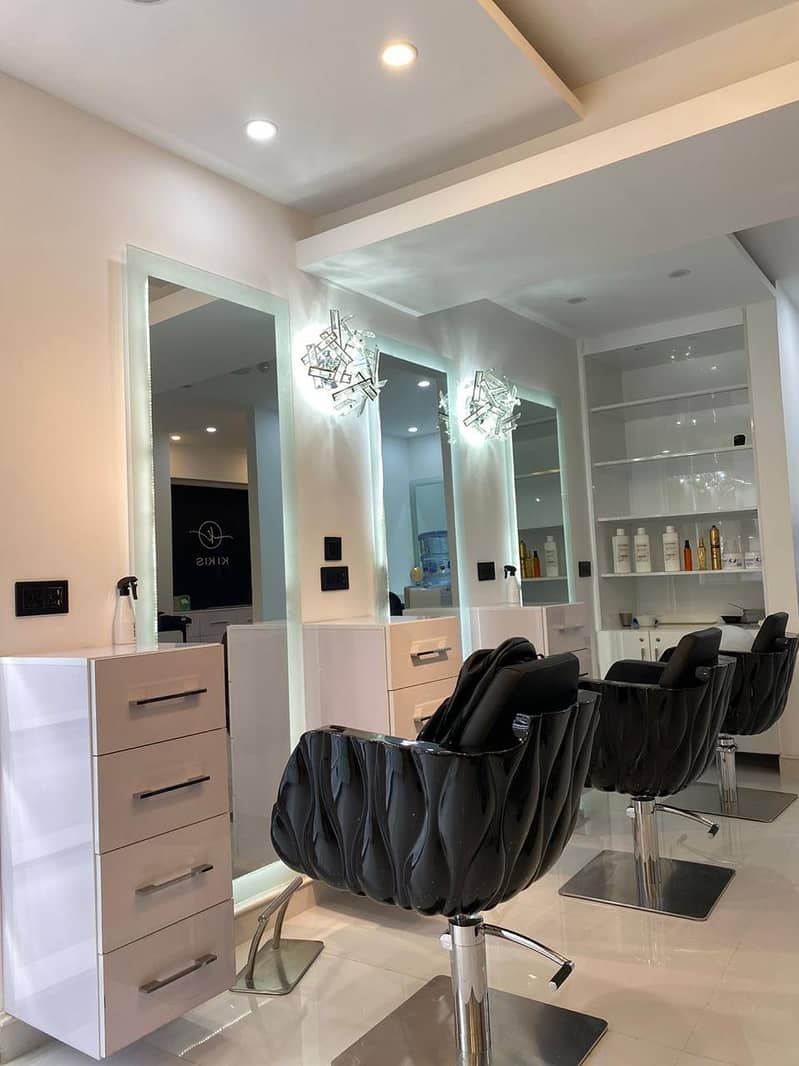 Hair & beauty salon 9