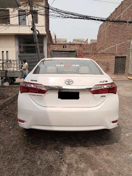 Toyota Corolla Altis 2014 1