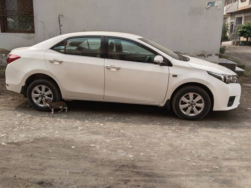 Toyota Corolla Altis 2014 4