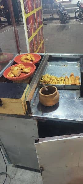 chips wala counter sale roll samosa counter 4