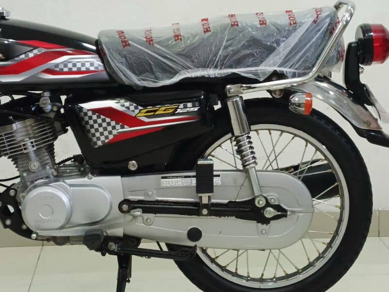 Honda CG 125 2024 3