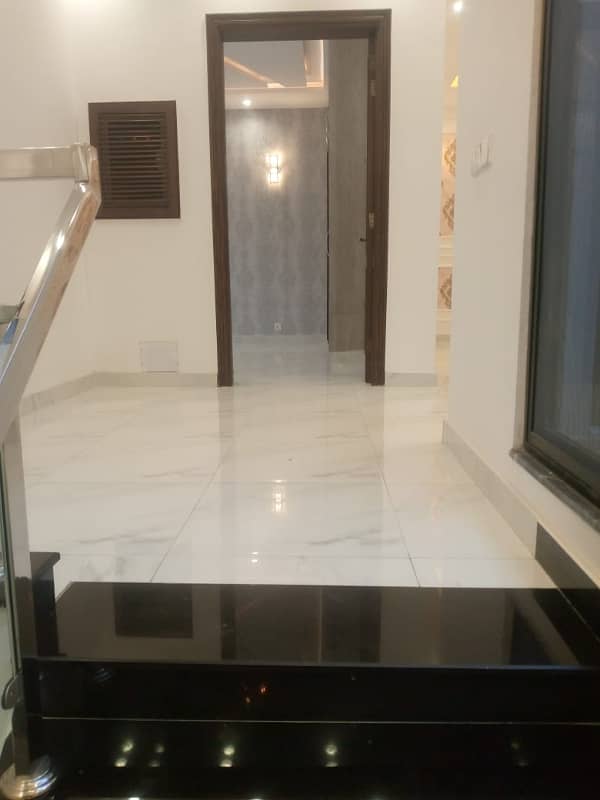 Urgent 10 Marla Look Like New House For Sale In State Life phase 1 4