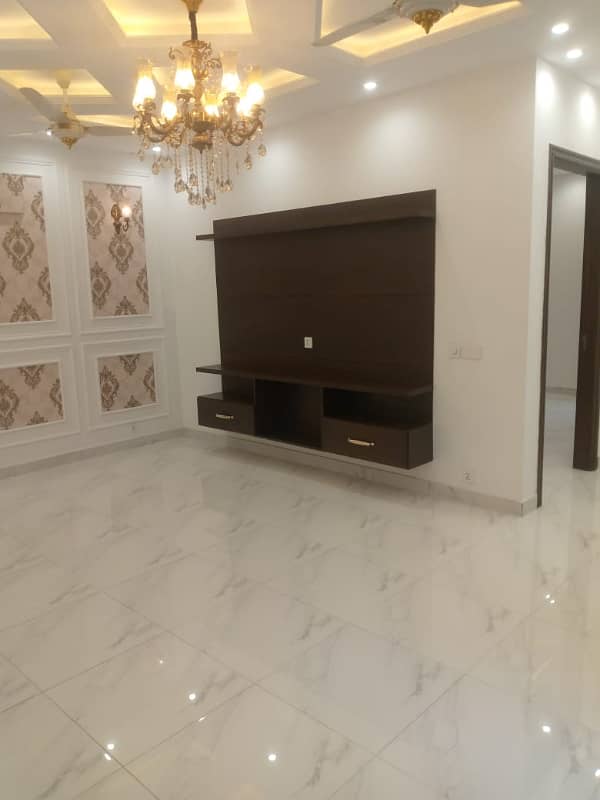 Urgent 10 Marla Look Like New House For Sale In State Life phase 1 7