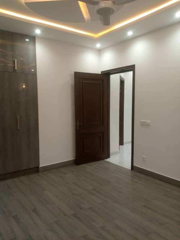 Urgent 10 Marla Look Like New House For Sale In State Life phase 1 12