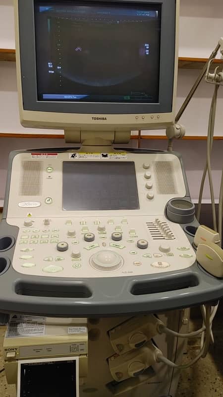 Ultrasound machine Xario prime, Model: SSA-660, 2006-07 4