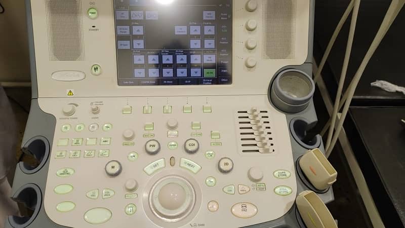 Ultrasound machine Xario prime, Model: SSA-660, 2006-07 5