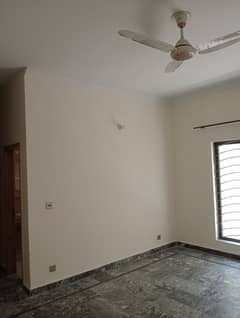 14marla 3beds DD TV lounge kitchen attached baths neat clean upper portion for rent in G 13 3 islamabad