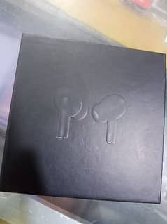 BLACK AIRPOD BOX OPEN