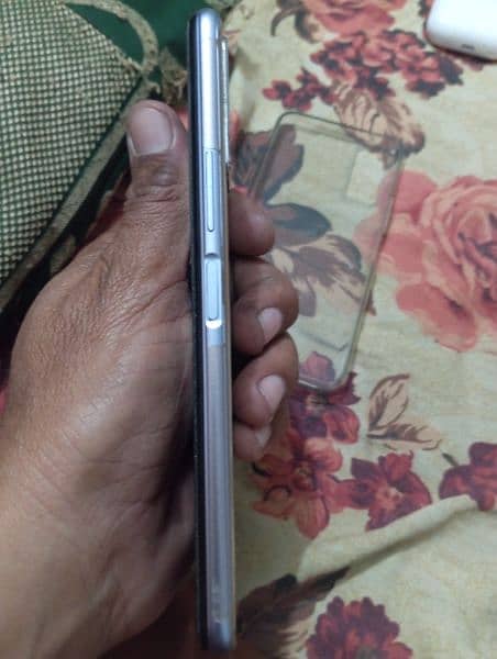 Vivo y20 for sale urgent 6