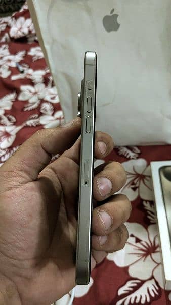 iPhone 15 Pro Max 256 GB Natural Titanium 8