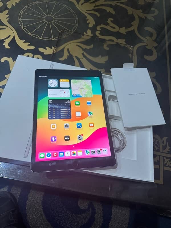 iPad 9th generation complete box 2