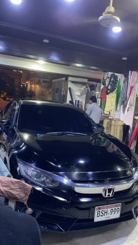 Honda Civic Oriel 2018 sides spray lightlyyyy good condition 4