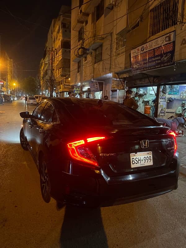 Honda Civic Oriel 2018 sides spray lightlyyyy good condition 6