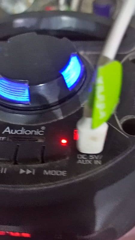 audionic blue tooth speaker new condition great sound mix lighting 10