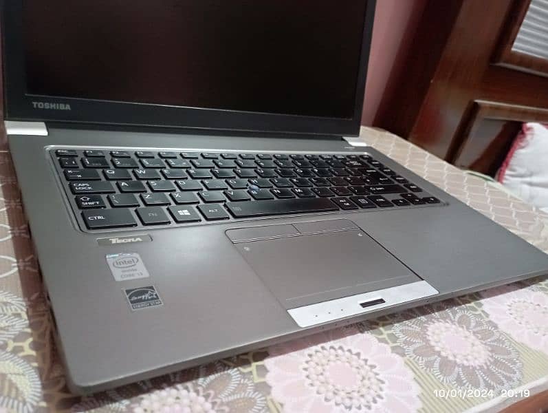 Toshiba tecra z40 / Intel i5.4th generation/ 8gb ram / 128 SSd 10