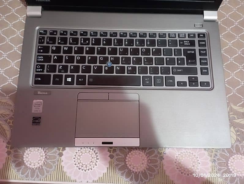 Toshiba tecra z40 / Intel i5.4th generation/ 8gb ram / 128 SSd 11