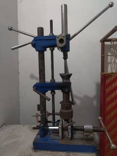 Hand moulding machine