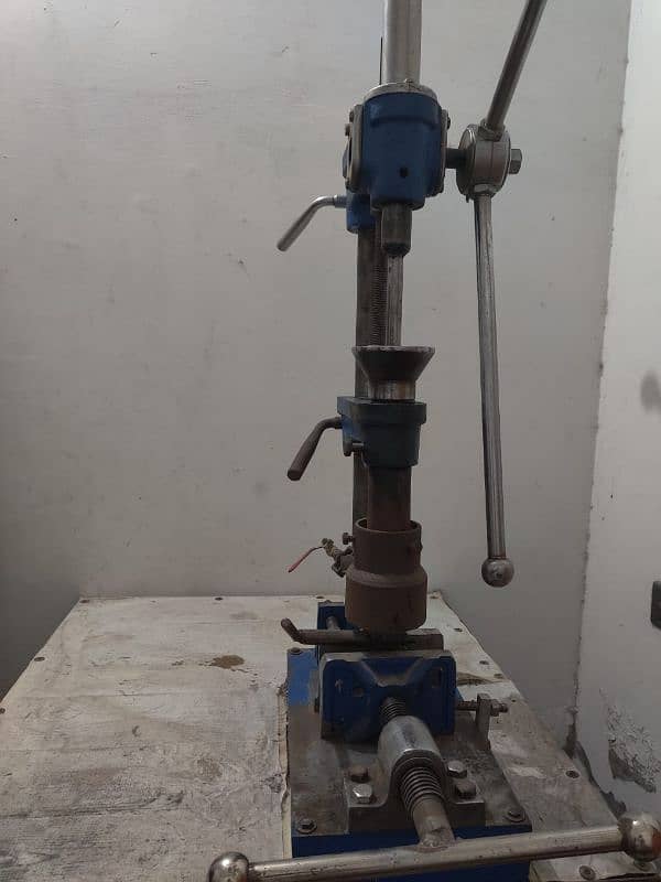 Hand moulding machine 1