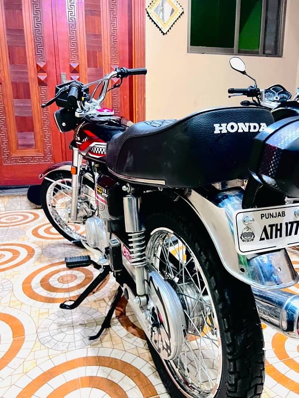 Honda Cg125 2024 model showroom condition 4