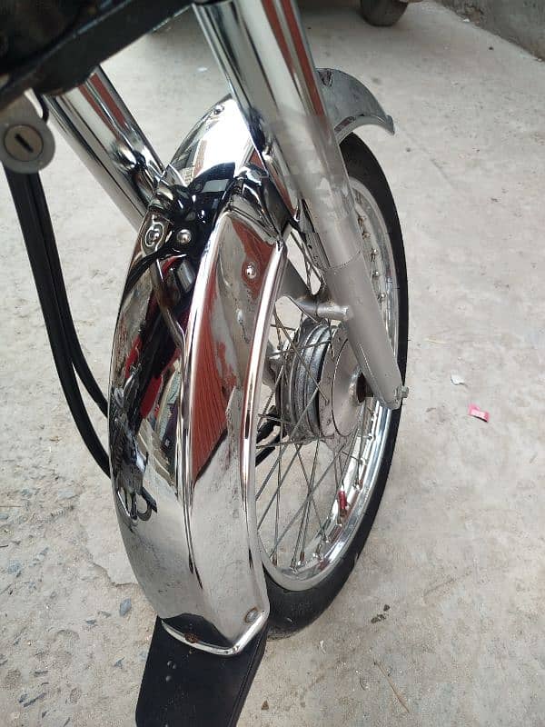 CD 70 Bike 2