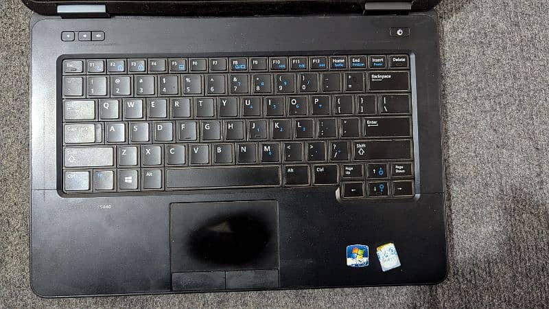 Dell E 5540 for Sale with 4 GB  RAM + 128 GB SSD 1