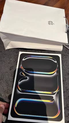 apple ipad m4 pro with box new condition ha model 2024