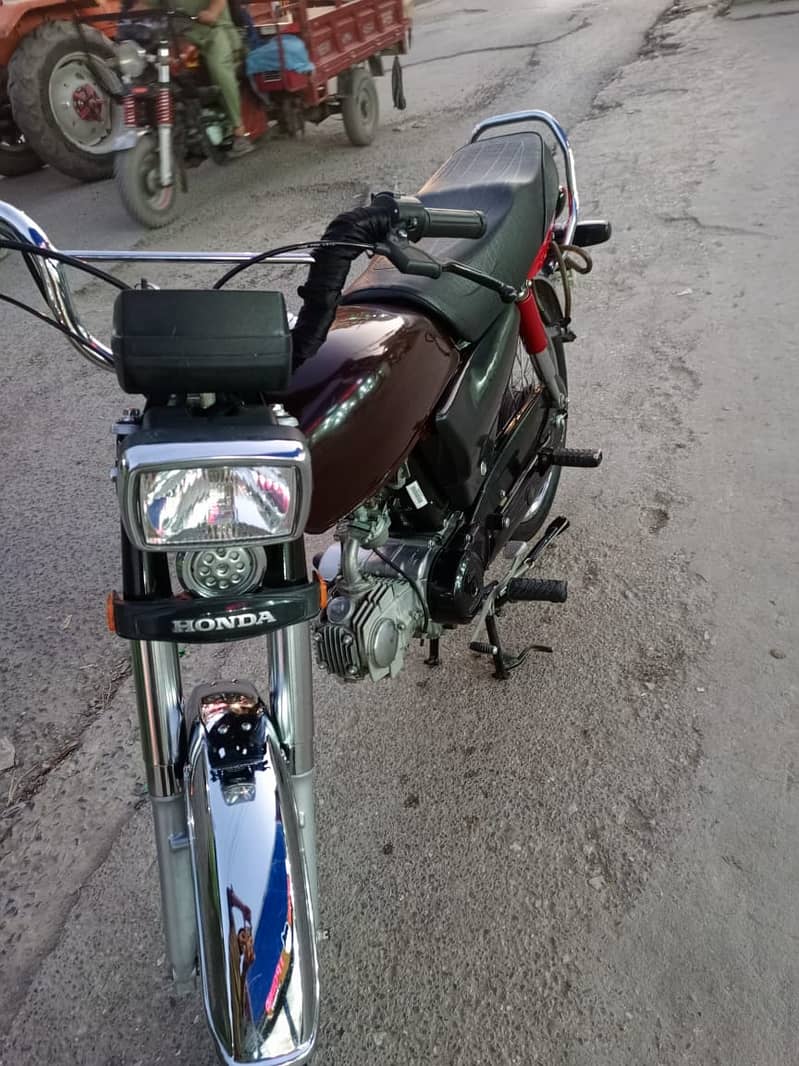 Cd 70 Bike for sale only 10887 km chala ha 2r 3