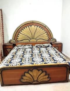 Bed set with mattress