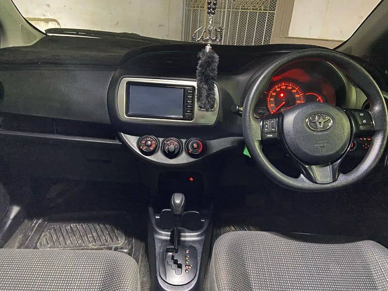 Toyota Vitz 2018 4