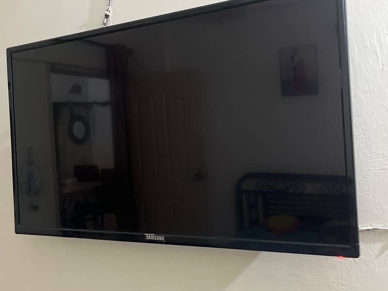 Samsung smart 42 inches led 0