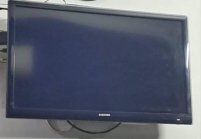 Samsung LED Smart TV 32EH4500 0