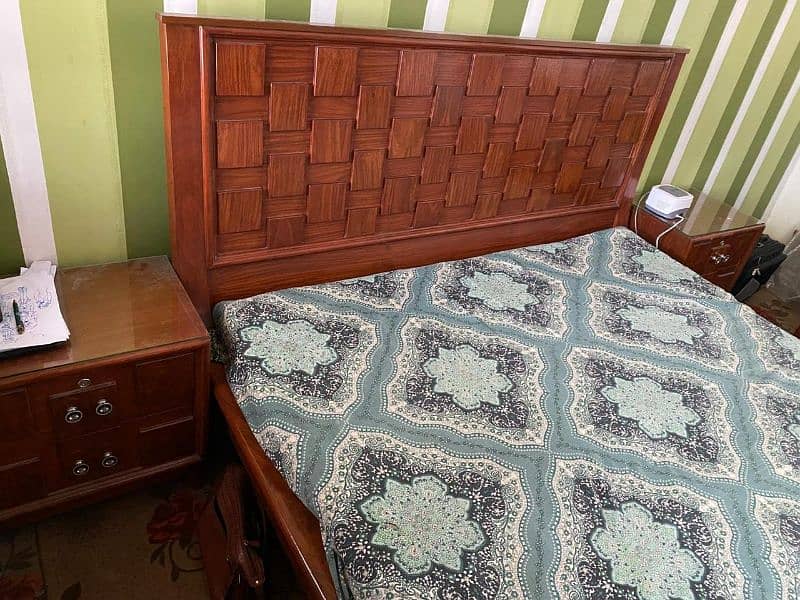 double bed with side tables and dressing table 3