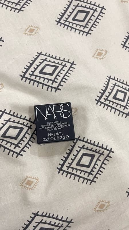 NARS SOFT MATTE COMPLETE CONCEALER (Medium 3) 1