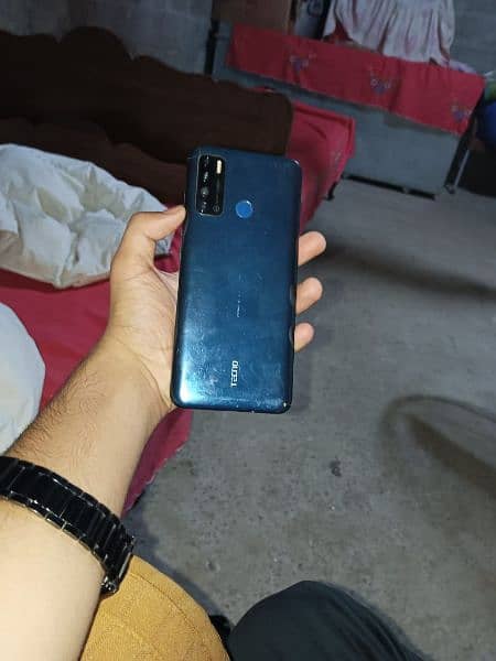 tecno lc8 6 128 2