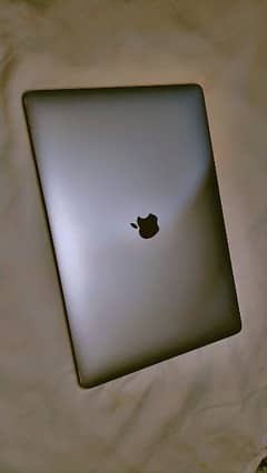 apple mac book pro 2018