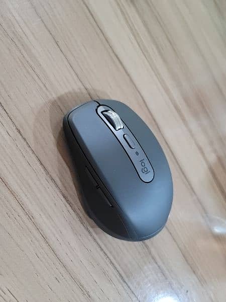 logitech mx anywhere 3. (Boxed) 2