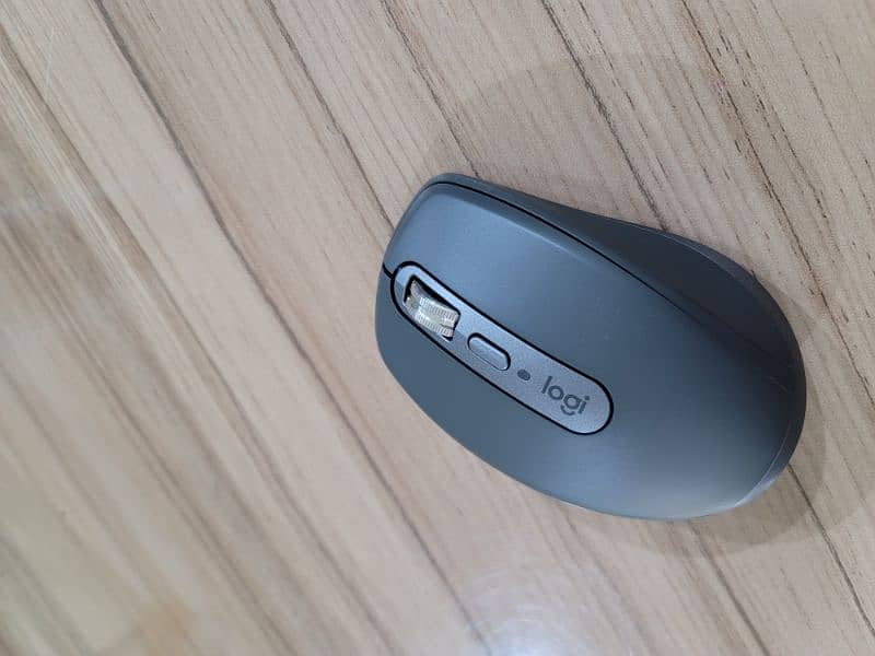 logitech mx anywhere 3. (Boxed) 3