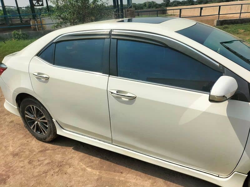 Toyota Altis Grande 2015 4