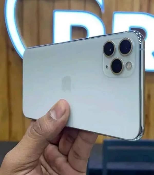 iphone 11 pro 64GB approved 1