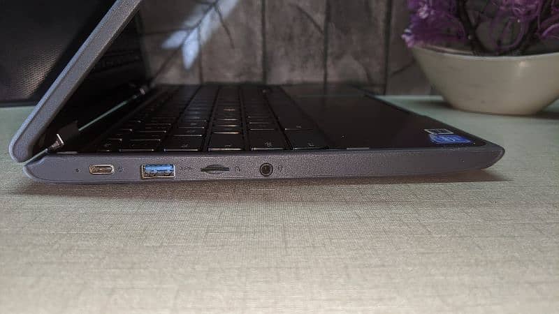 lenovo 500e chromebook touch secreen 2