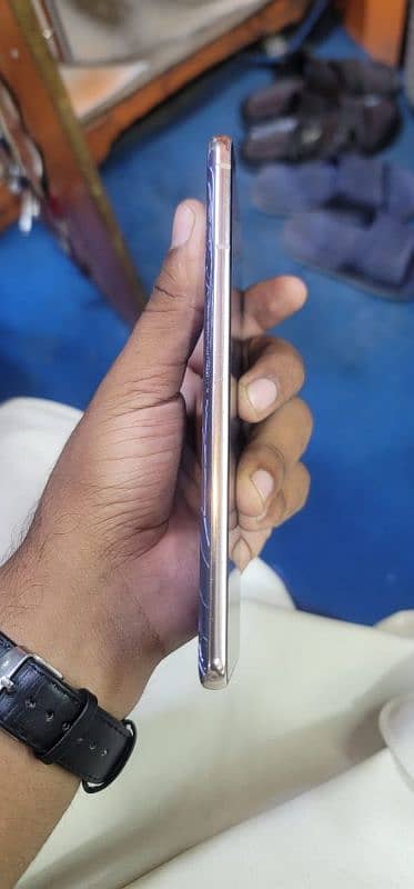 Samsung S21 Plus 5g 8/256GB sada punch ( add pura paren) 1