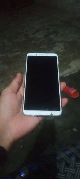 Oppo F5 bord 0